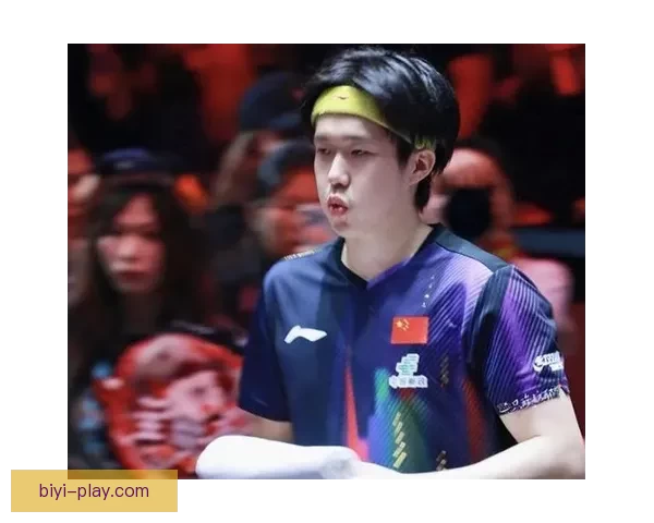 王楚钦接受采访时突然双手撑地拼尽全力感动无数球迷