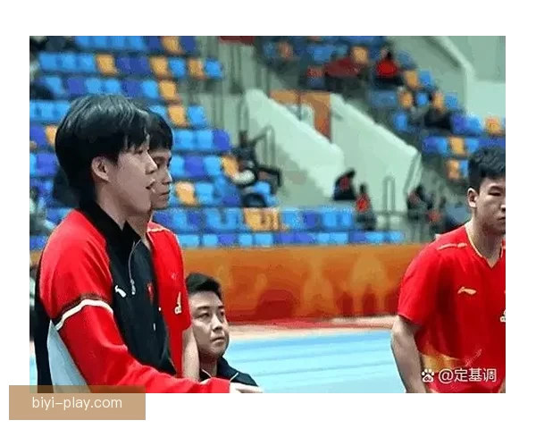 王皓放弃指导林诗栋呆坐空洞绝望对视王楚钦满是无奈心情沉重